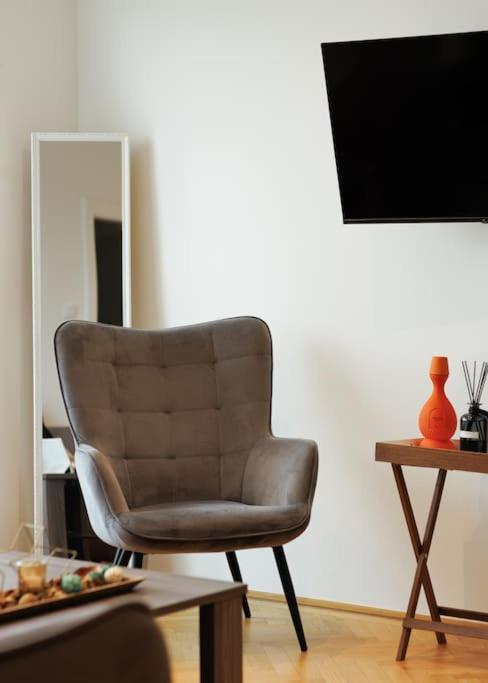 Exclusive 2-bedroom Loft With Scenic Rooftop Views Wien